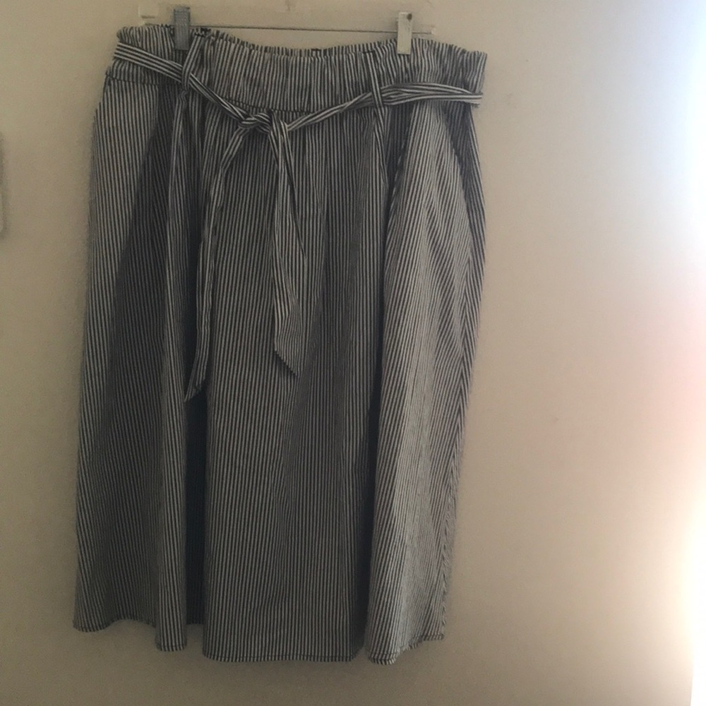 MICHAEL Michael Kors Black Tie Front Midi Skirt